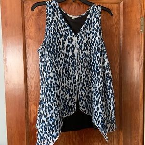 🦩Counterparts brand sleeveless top in flows blue and black cheetah print